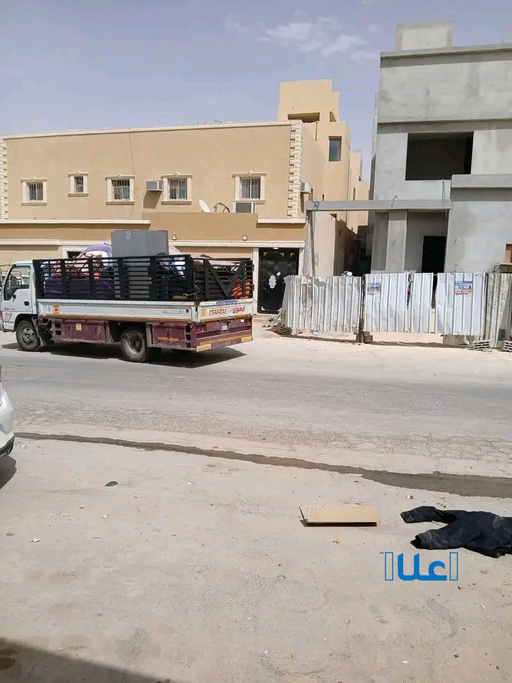 دينا نقل الاثاث الي الجمعة الخيرية بأ الرياض